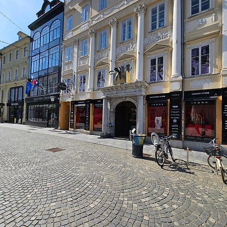 Charming Apartment Laura Tour As Ljubljana By Town Hall Exterior foto