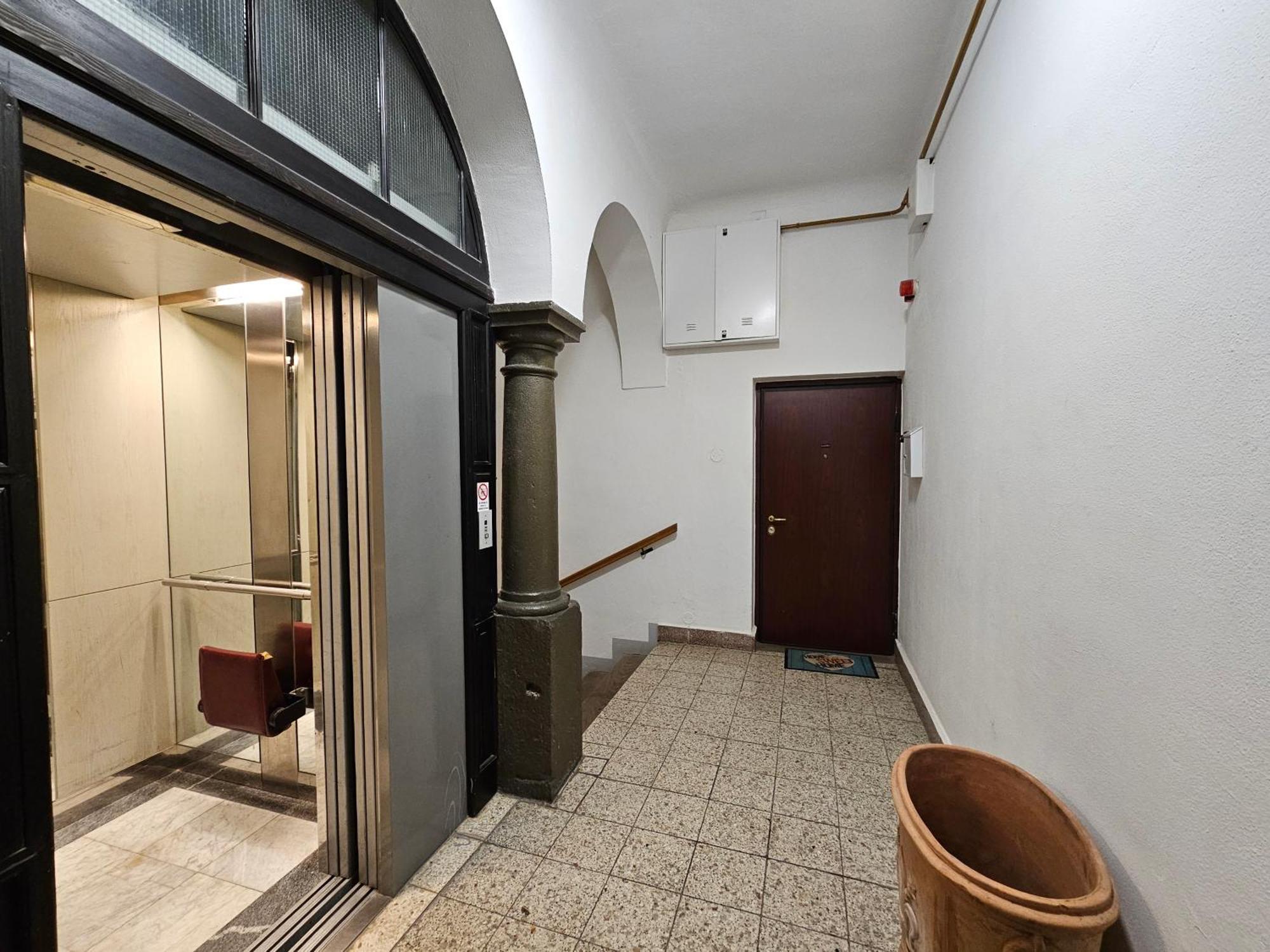 Charming Apartment Laura Tour As Ljubljana By Town Hall Exterior foto