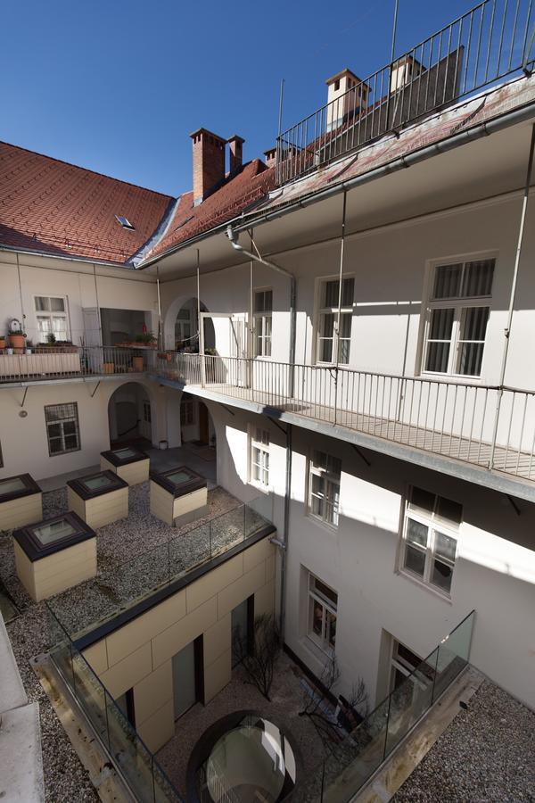 Charming Apartment Laura Tour As Ljubljana By Town Hall Exterior foto